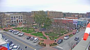 Weather camera view of Walton�s 5 & 10.