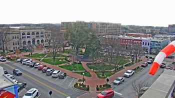 Weather camera view of Walton�s 5 & 10.