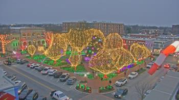 Weather camera view of Walton�s 5 & 10.