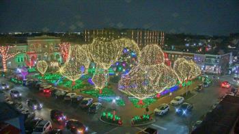 Weather camera view of Walton�s 5 & 10.