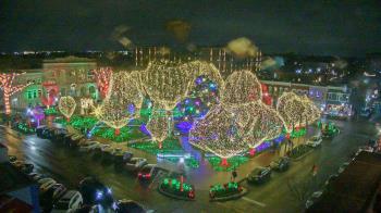 Weather camera view of Walton�s 5 & 10.