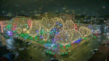 Weather camera view of Walton�s 5 & 10.