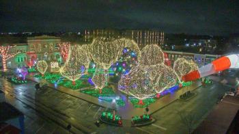 Weather camera view of Walton�s 5 & 10.