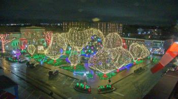 Weather camera view of Walton�s 5 & 10.