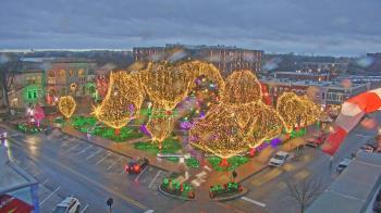 Weather camera view of Walton�s 5 & 10.