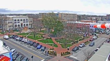 Weather camera view of Walton�s 5 & 10.