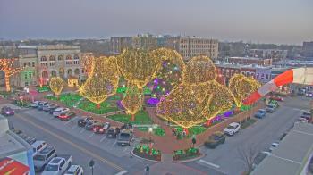 Weather camera view of Walton�s 5 & 10.