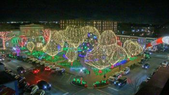 Weather camera view of Walton�s 5 & 10.