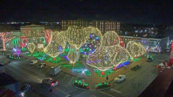 Weather camera view of Walton�s 5 & 10.