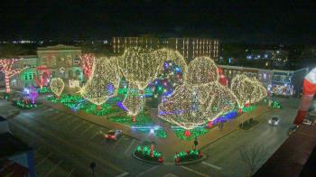 Weather camera view of Walton�s 5 & 10.