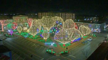 Weather camera view of Walton�s 5 & 10.