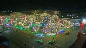 Weather camera view of Walton�s 5 & 10.