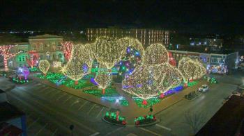 Weather camera view of Walton�s 5 & 10.