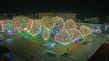 Weather camera view of Walton�s 5 & 10.