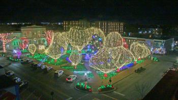 Weather camera view of Walton�s 5 & 10.