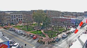 Weather camera view of Walton�s 5 & 10.