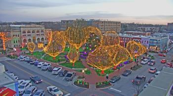 Weather camera view of Walton�s 5 & 10.