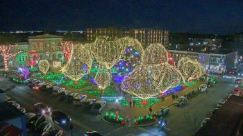 Weather camera view of Walton�s 5 & 10.