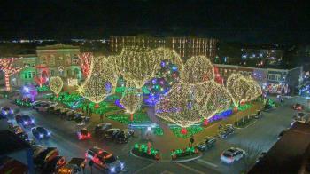 Weather camera view of Walton�s 5 & 10.