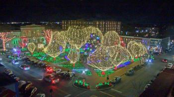 Weather camera view of Walton�s 5 & 10.