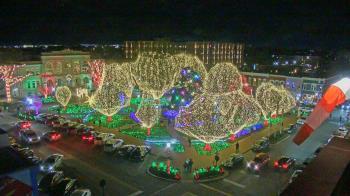 Weather camera view of Walton�s 5 & 10.