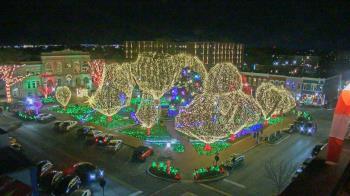 Weather camera view of Walton�s 5 & 10.