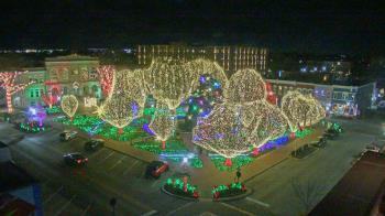 Weather camera view of Walton�s 5 & 10.