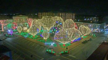 Weather camera view of Walton�s 5 & 10.