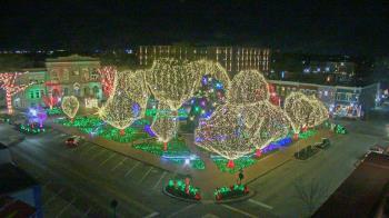 Weather camera view of Walton�s 5 & 10.