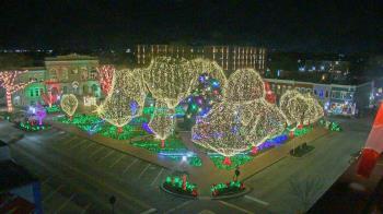 Weather camera view of Walton�s 5 & 10.