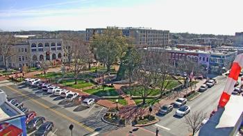 Weather camera view of Walton�s 5 & 10.