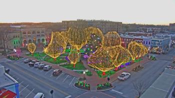 Weather camera view of Walton�s 5 & 10.