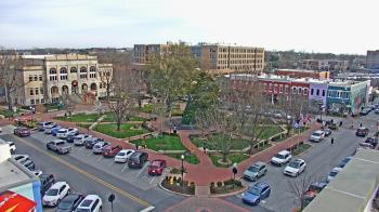 Weather camera view of Walton�s 5 & 10.