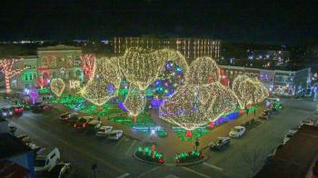 Weather camera view of Walton�s 5 & 10.