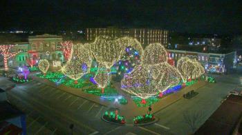 Weather camera view of Walton�s 5 & 10.