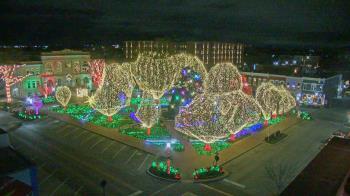 Weather camera view of Walton�s 5 & 10.