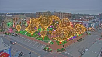 Weather camera view of Walton�s 5 & 10.