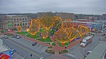 Weather camera view of Walton�s 5 & 10.