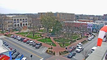 Weather camera view of Walton�s 5 & 10.