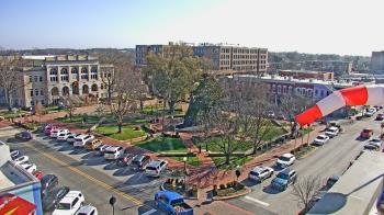 Weather camera view of Walton�s 5 & 10.