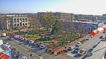 Weather camera view of Walton�s 5 & 10.