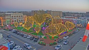 Weather camera view of Walton�s 5 & 10.