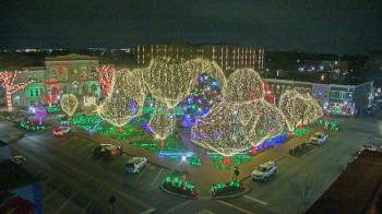 Weather camera view of Walton�s 5 & 10.