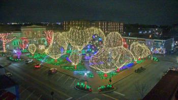 Weather camera view of Walton�s 5 & 10.