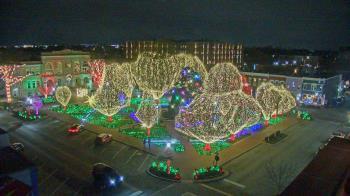 Weather camera view of Walton�s 5 & 10.