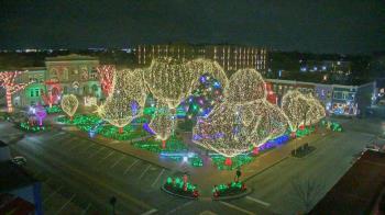 Weather camera view of Walton�s 5 & 10.