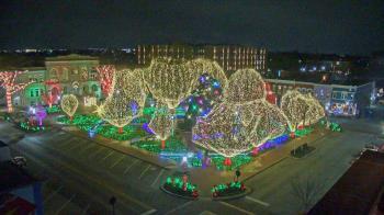 Weather camera view of Walton�s 5 & 10.