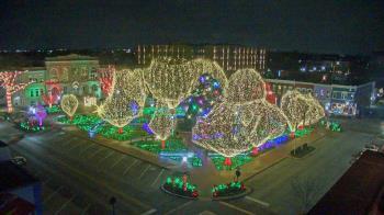 Weather camera view of Walton�s 5 & 10.