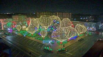 Weather camera view of Walton�s 5 & 10.