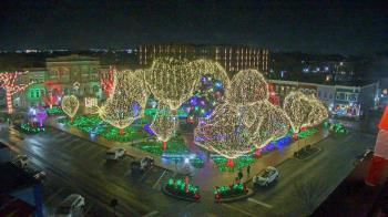 Weather camera view of Walton�s 5 & 10.